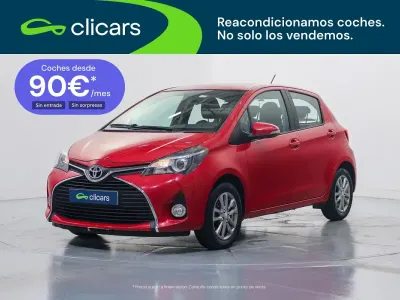 Usado Toyota Yaris Active 99 CV (72 kW) 2014 Rojo Utilitario