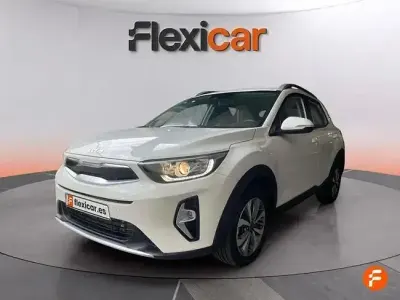 Usado Kia Stonic 101 CV (74 kW) 2025 Blanco SUV