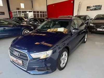 Usado Audi A3 116 HP (85 kW) 2019 Azul Sedan