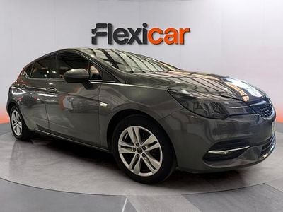 Usado Opel Astra 110 CV (80 kW) 2020 Gris Berlina