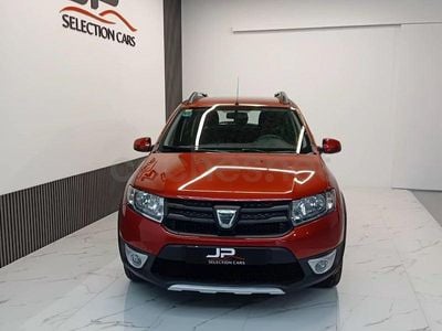 Usado Dacia Sandero Stepway 90 CV (66 kW) 2015 Rojo Berlina