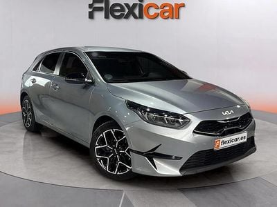 Usado Kia Ceed Style 120 CV (88 kW) 2024 Gris Utilitario
