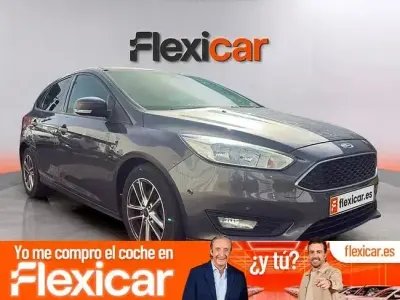 Usado Ford Focus Titanium 125 CV (91 kW) 2018 Gris Berlina