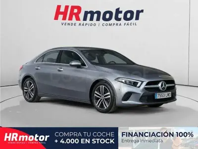 Usado Mercedes A180 116 CV (85 kW) 2022 Gris / plata Berlina