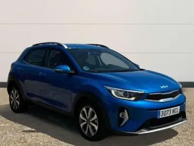 Usado Kia Stonic 101 CV (74 kW) 2025 Azul SUV