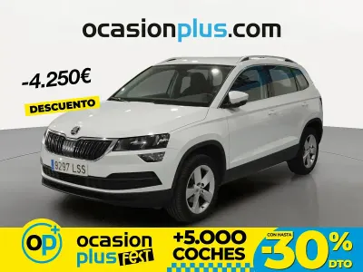 Usado Skoda Karoq Ambition 115 CV (84 kW) 2021 Blanco SUV