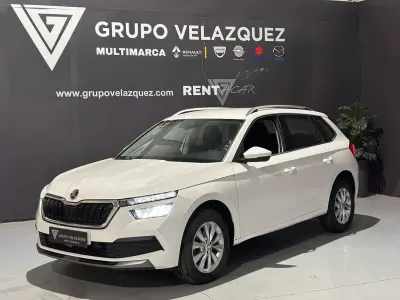 Usado Skoda Kamiq Ambition 110 CV (80 kW) 2021 Blanco SUV