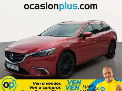Usado Mazda 6 Luxury 150 CV (110 kW) 2015 Rojo Familiar