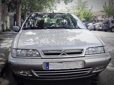 Usado Citroën Xantia 90 CV (66 kW) 2001 Gris / plata Berlina