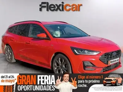 Begagnad Ford Focus ST-Line 115 HK (84 kW) 2022 Röd