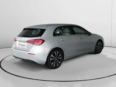 Usado Mercedes A180 116 HP (85 kW) 2021 Cinzento Sedan