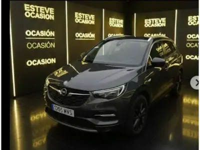 Usado Opel Grandland X Design & Tech 131 CV (96 kW) 2021 Gris SUV