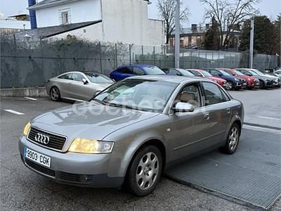 Usado Audi A4 163 CV (119 kW) 2003 Gris / plata Berlina