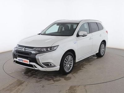 Usado Mitsubishi Outlander P-HEV Motion 224 CV (164 kW) 2019 Blanco SUV