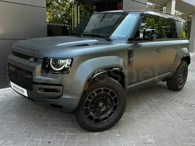 Usado Land Rover Defender 635 CV (467 kW) 2025 Verde SUV