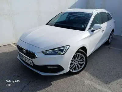 Usado Seat Leon XCELLENCE 150 CV (110 kW) 2022 Blanco Familiar