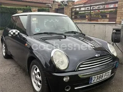 Usado Mini ONE 90 CV (66 kW) 2006 Negro Utilitario