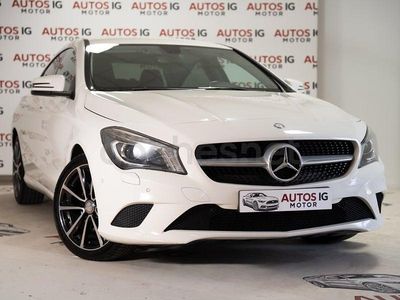Usado Mercedes CLA200 136 CV (100 kW) 2014 Blanco Berlina