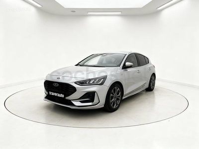 Gris / plata Usado 2023 Ford Focus ST-Line Berlina | 18.400 € (Precio justo)