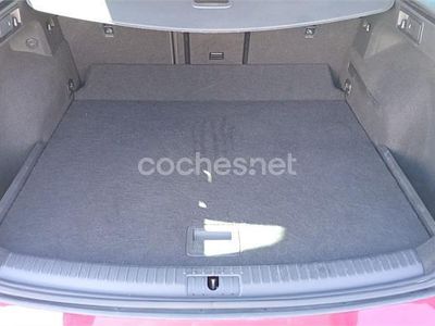 Usado Seat Leon ST Style 130 CV (95 kW) 2020 Rojo Familiar