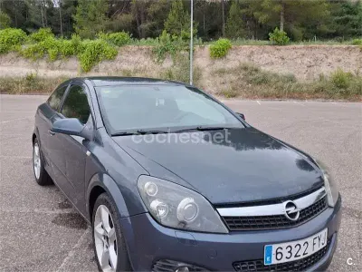 Usado Opel Astra GTC Enjoy 120 CV (88 kW) 2008 Gris / plata Berlina