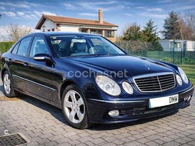 Usado Mercedes E320 Avantgarde 204 CV (150 kW) 2005 Azul Berlina