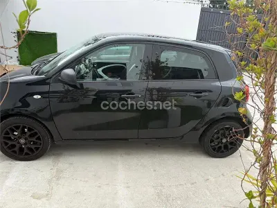Usado Smart ForFour Passion 90 CV (66 kW) 2018 Negro Utilitario