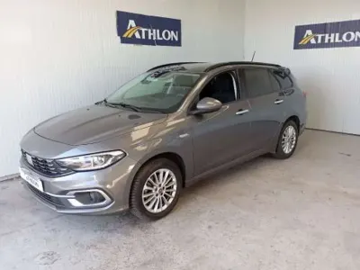 Usado Fiat Tipo Life 95 CV (69 kW) 2022 Gris Familiar