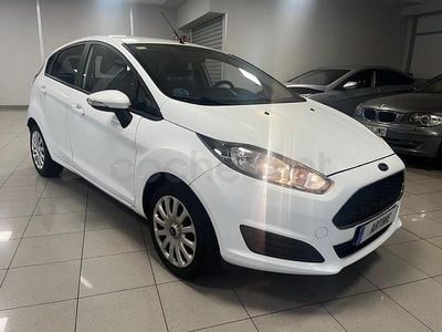 Usado Ford Fiesta Trend 75 CV (55 kW) 2016 Blanco Utilitario