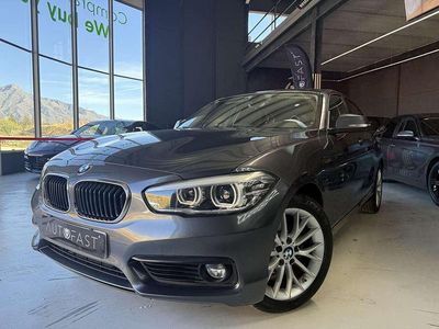 Usado BMW 118 Comfort Edition 150 CV (110 kW) 2018 Gris / plata Utilitario