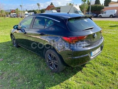 Usado Opel Astra Dynamic 110 CV (80 kW) 2019 Negro Berlina