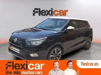 Usado SsangYong Tivoli Limited 115 CV (84 kW) 2017 Azul SUV