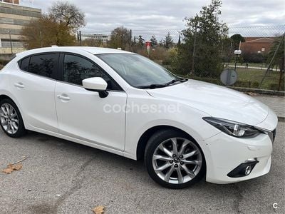 Blanco Usado 2013 Mazda 3 Luxury Berlina | 10.900 € (Precio justo)