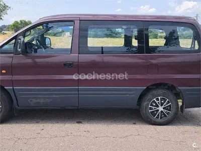 Usado Hyundai H-1 85 CV (62 kW) 1998 Violeta / lila Monovolumen
