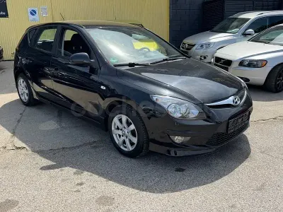 Usado Hyundai i30 GLS 126 CV (92 kW) 2011 Negro Berlina