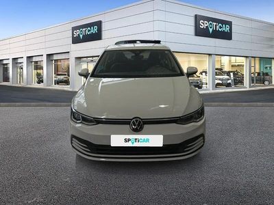 Begagnad VW Golf VIII Life 115 HK (84 kW) 2022 Vit Sedan
