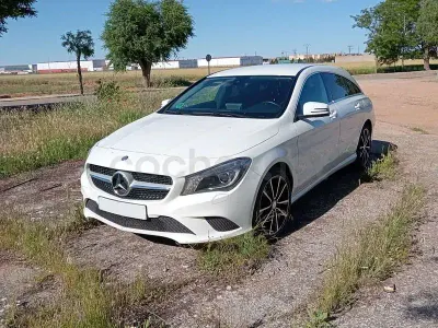 Usado Mercedes CLA200 Shooting Brake Urban 136 CV (100 kW) 2016 Blanco Familiar