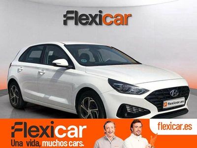 Usado Hyundai i30 116 CV (85 kW) 2021 Blanco Berlina