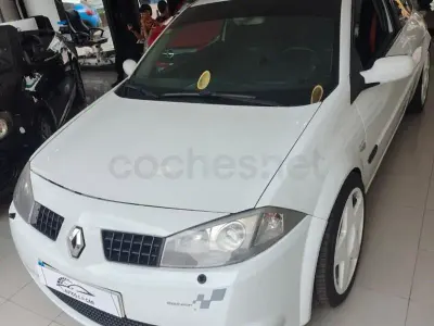 Usado Renault Mégane 225 CV (165 kW) 2005 Blanco Berlina
