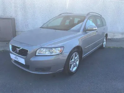 Usado Volvo V50 Momentum 136 CV (100 kW) 2009 Gris / plata Familiar