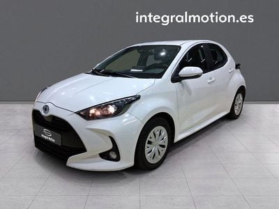 Usado Toyota Yaris Business Edition 69 CV (50 kW) 2022 Blanco Utilitario