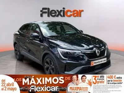 Begagnad Renault Arkana RS Line 140 HK (102 kW) 2022 Svart SUV
