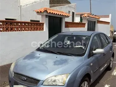 Usado Ford Focus Ambiente 90 CV (66 kW) 2007 Azul Berlina