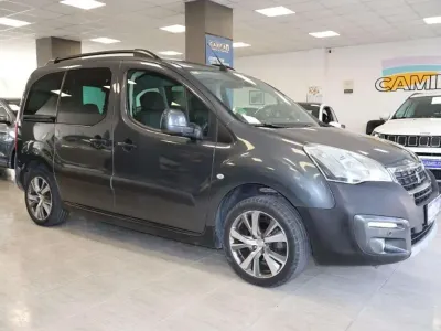 Usado Peugeot TePee Outdoor 99 CV (72 kW) 2016 Gris Van