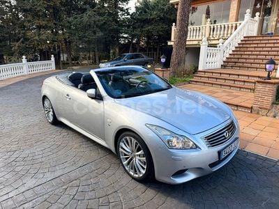 Gris / plata Usado 2014 Infiniti Q60 Premium Descapotable | 15.900 €
