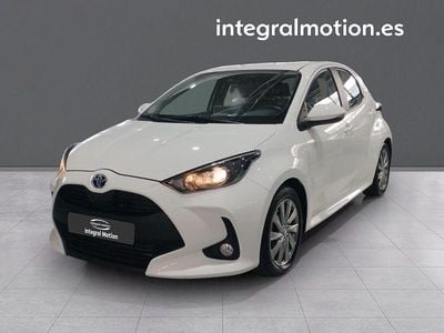 Usado Toyota Yaris Hybrid Active 115 CV (84 kW) 2023 Blanco