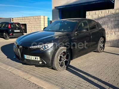 Negro Usado 2022 Alfa Romeo Stelvio Veloce SUV | 30.990 € (Precio justo)