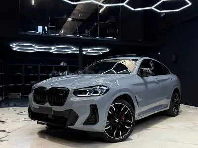 Usado BMW X4 M Sport 360 CV (264 kW) 2023 Gris / plata SUV
