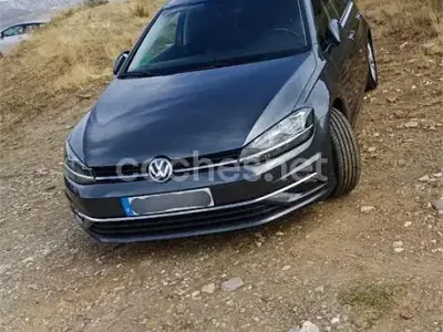Usado VW Golf VII Advance 125 CV (91 kW) 2017 Gris / plata Berlina
