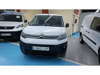 Używany Citroën Berlingo 102 KM (75 kW) 2022 Biały Minivan